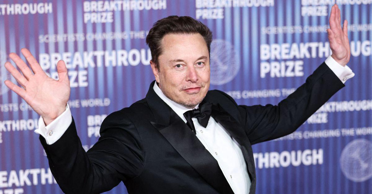 Elon Musk Chides Tucker Carlson Over 'Irrational' Joe Rogan Interview