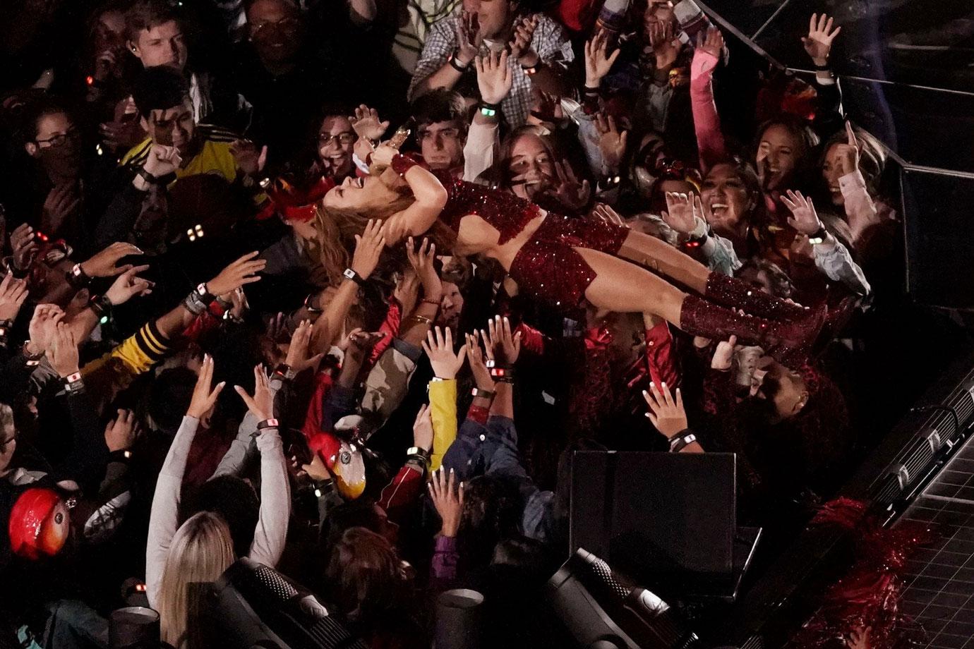 Super Bowl Halftime Show: Jennifer Lopez & Shakira Steam Up The Show