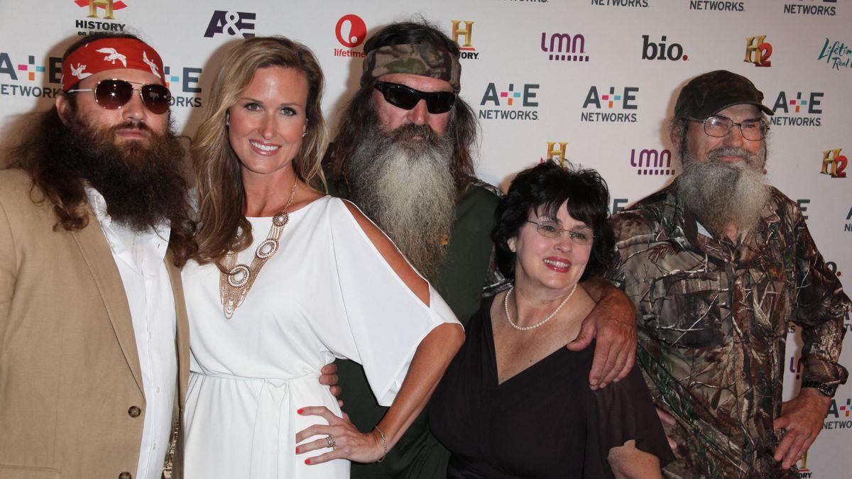 The Robertson siblings were worried Phyllis was a 'gold digger,' according to a source.