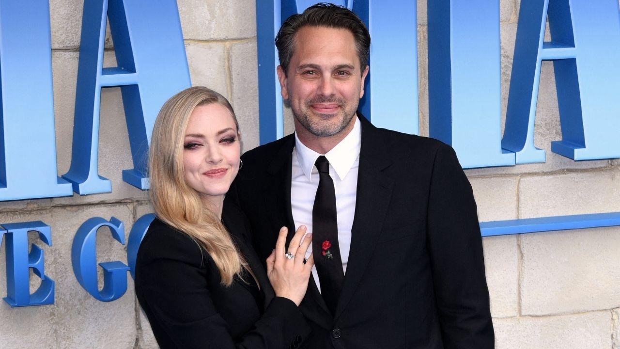 Photo of Amanda Seyfried and Thomas Sadoski