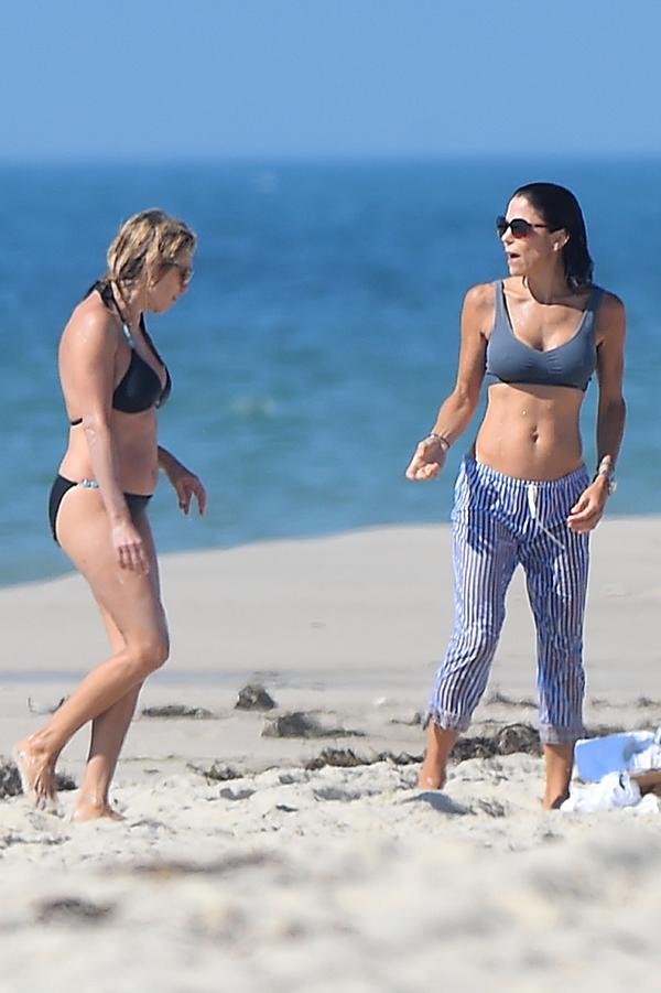 //bethenny frankel ramona singer bikini hamptons