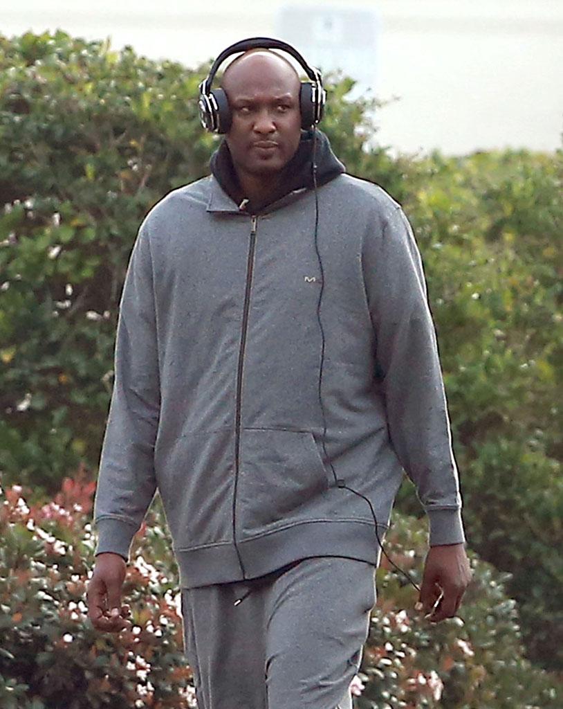 Lamar Odom Rehab Morning Stroll Tall