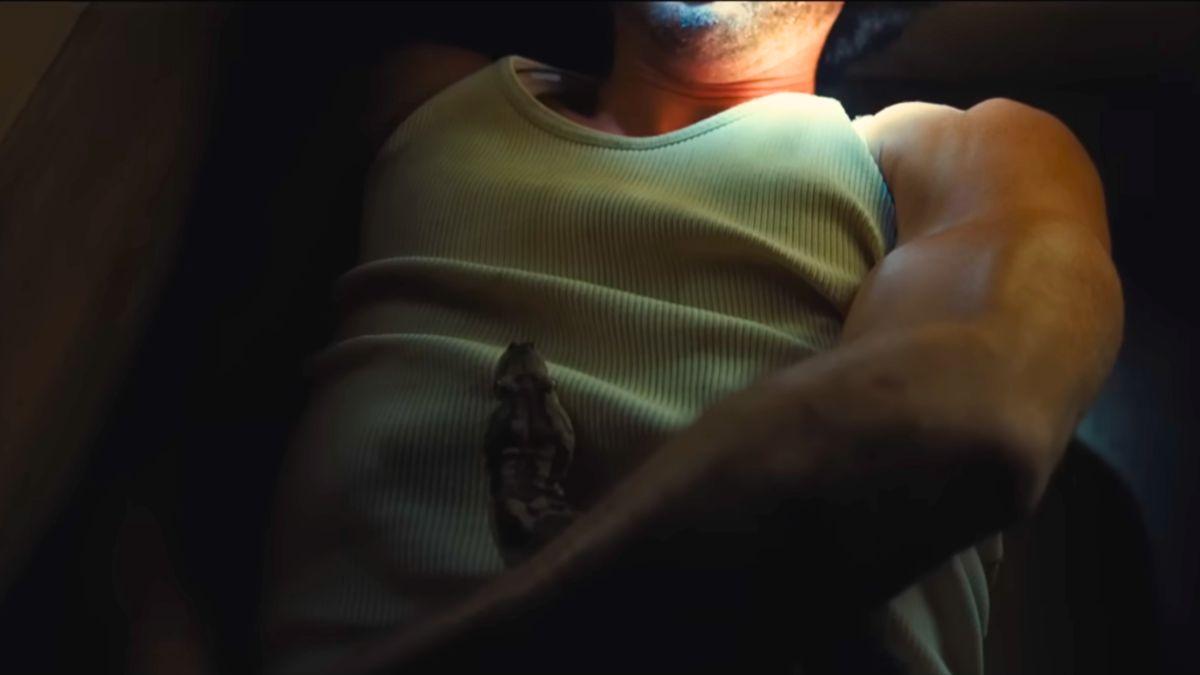Photo of Jacob Elordi with snake