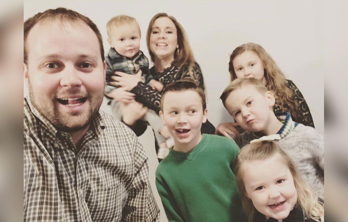 josh duggar family_anna_ig gallery