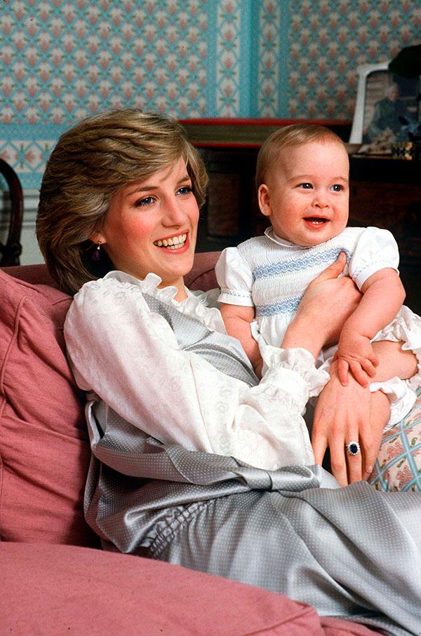 //Princess Diana and baby prince william