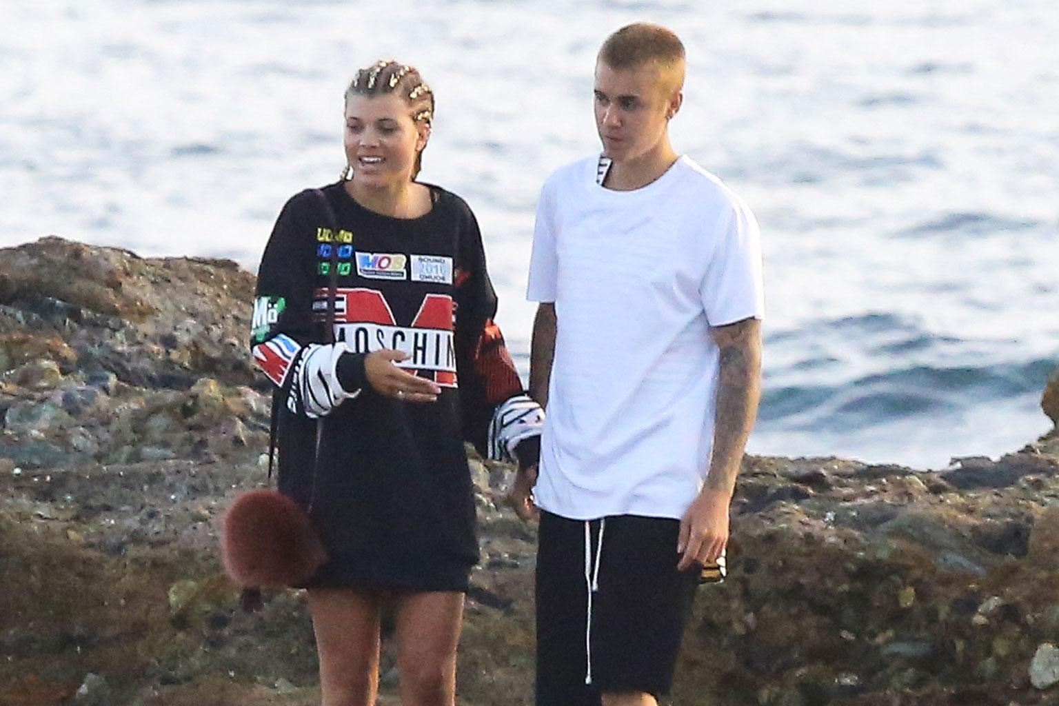 //selena gomez slams justin bieber cheating new girlfriend sophia richie