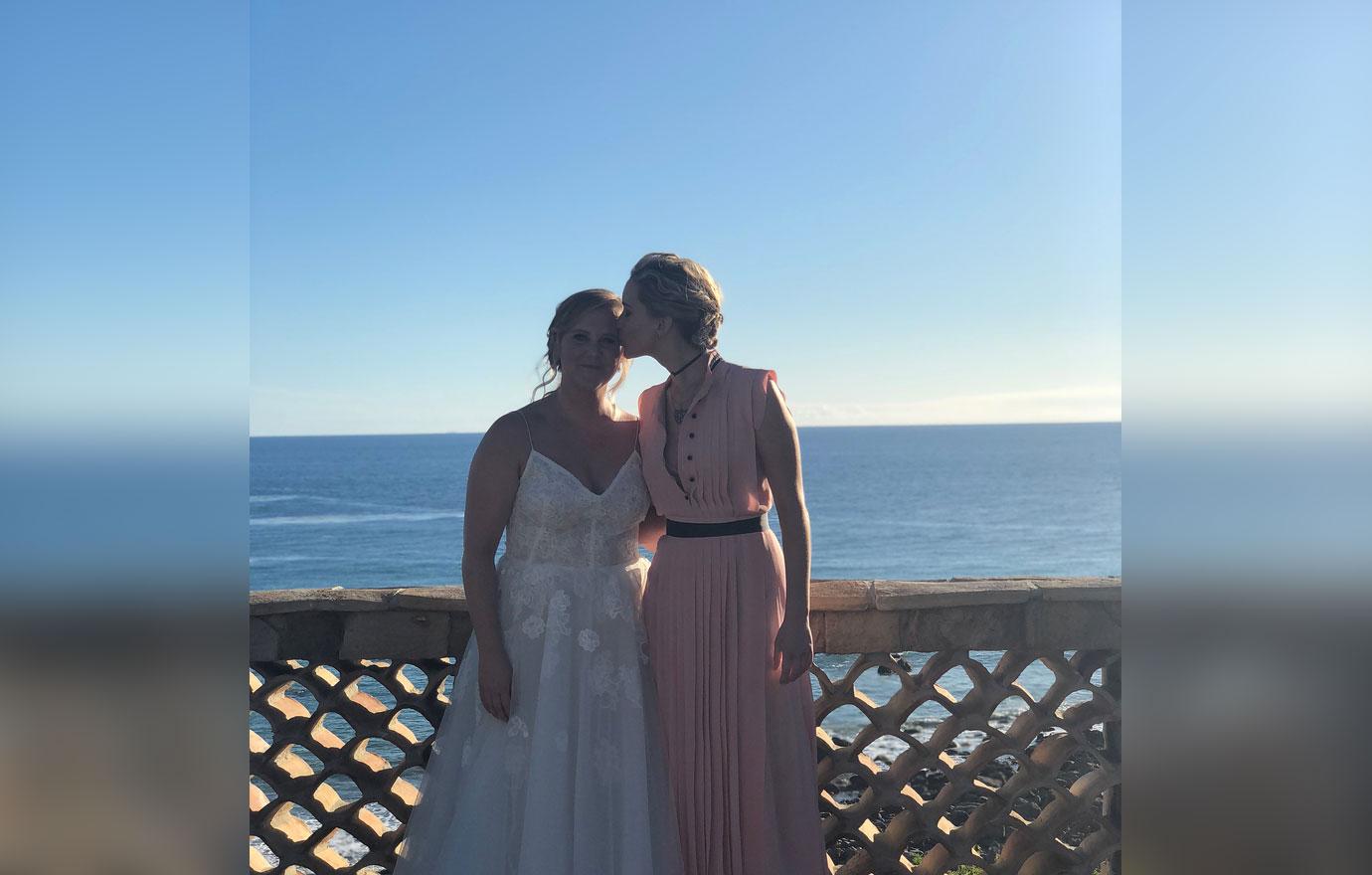 //Amy Schumer Married Wedding Photos