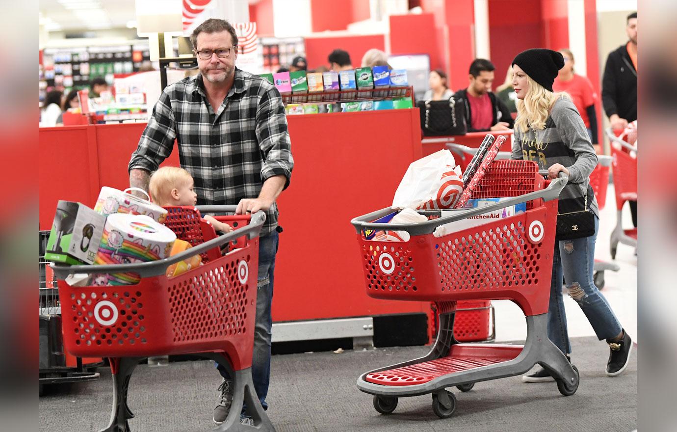 Tori Spelling And Dean McDermott Hold Hands While Christmas Shopping