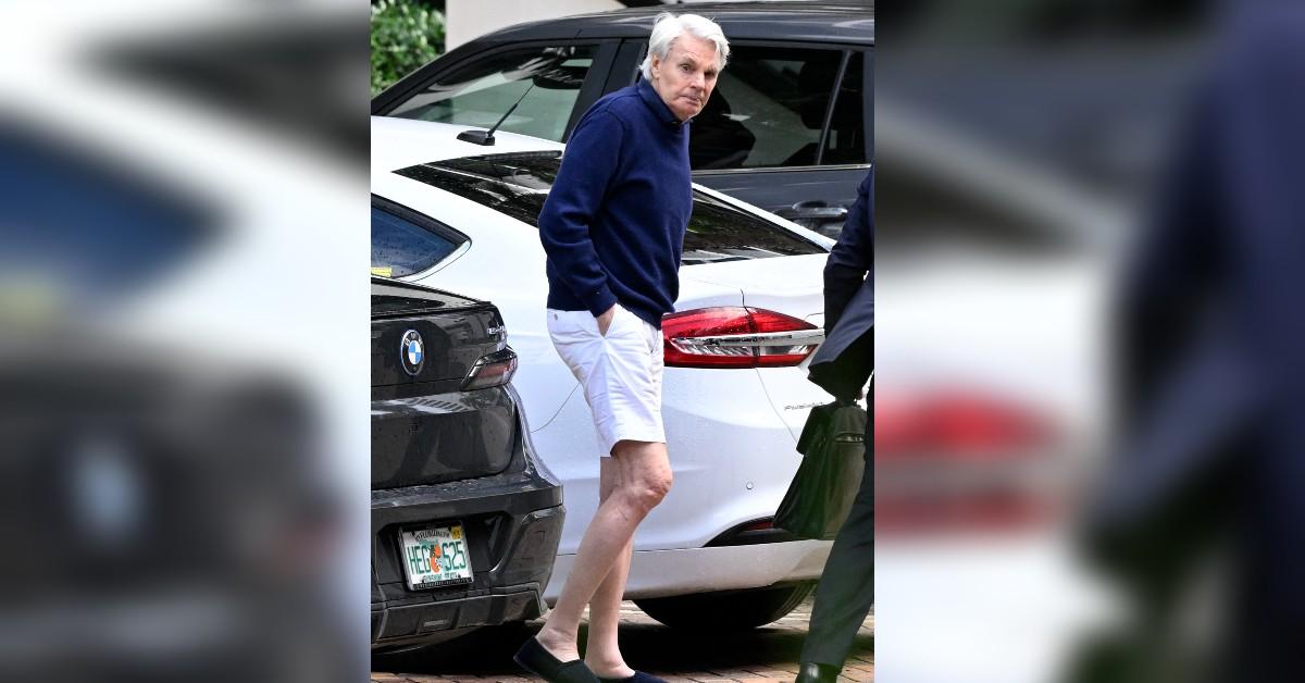 revealed abercrombie fitch sex creep mike jeffries secret ties to jeffrey epstein they got the same foot up the ladder