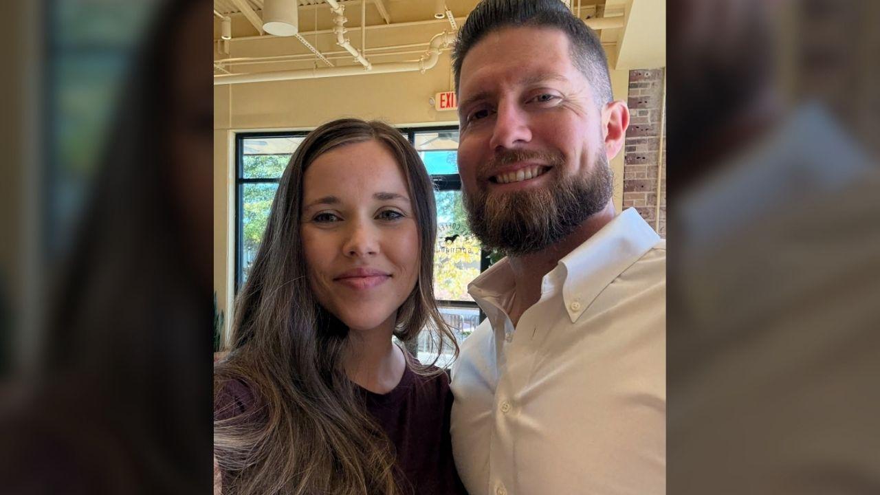 Image of Jessa Duggar is pregnant with her seventh child.