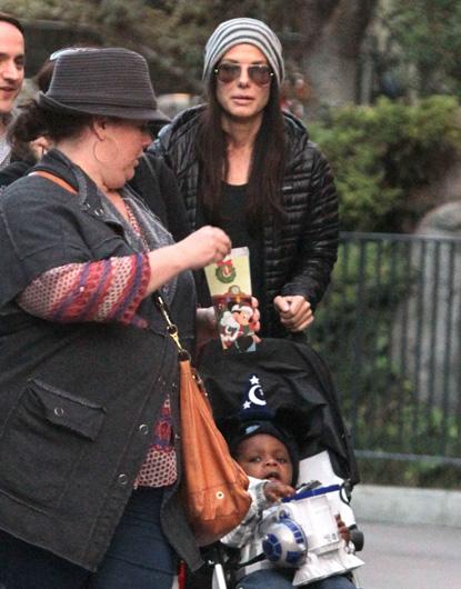 //sandra bullock louis bardo melissa mccarthy disneyland