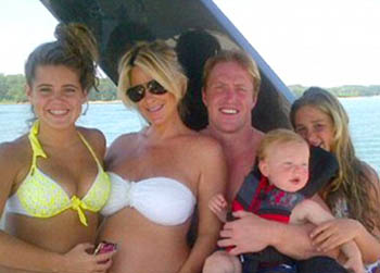 //kim zolciak bikini baby bump