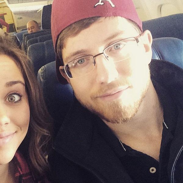 //jessa duggar pregnant hidden signs