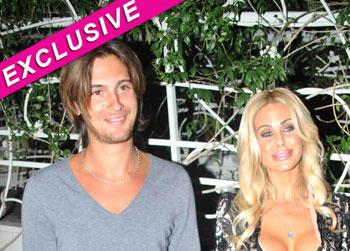 //shauna_sand lamas_ _splashnews