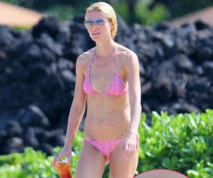gwyneth-paltrow-in-pink-bikini-shows-off-secret-c-tattoo