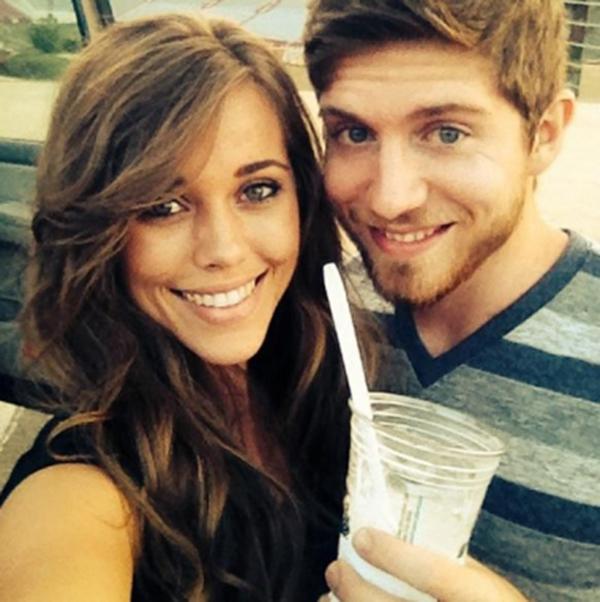 //jessa duggar pregnant hidden signs