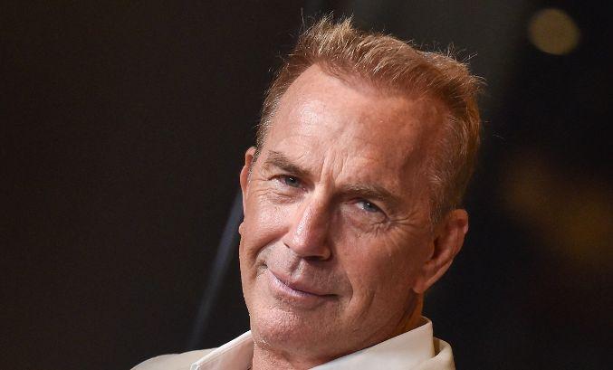 kevin costner bothered by lack of love from ex castmates