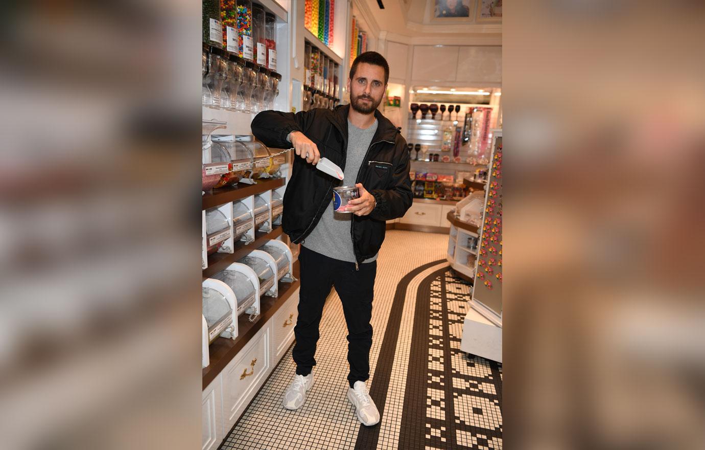 Scott Disick And Sofia Richie Have Dinner In Las Vegas Sugar Factory