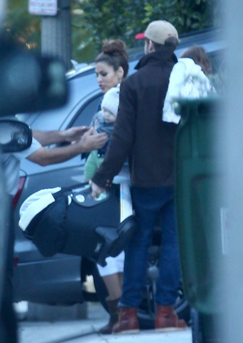 Ryan Gosling Eva Mendes Baby Family Sighting