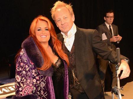 //winona judd husband cactus accident pp