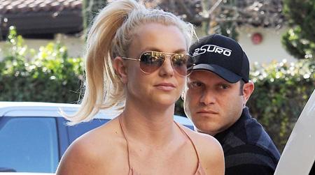 //spears no ring wenn