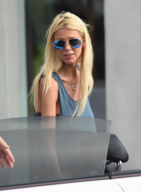 Tara Reid Scary Skinny Lunch Date Mystery Man