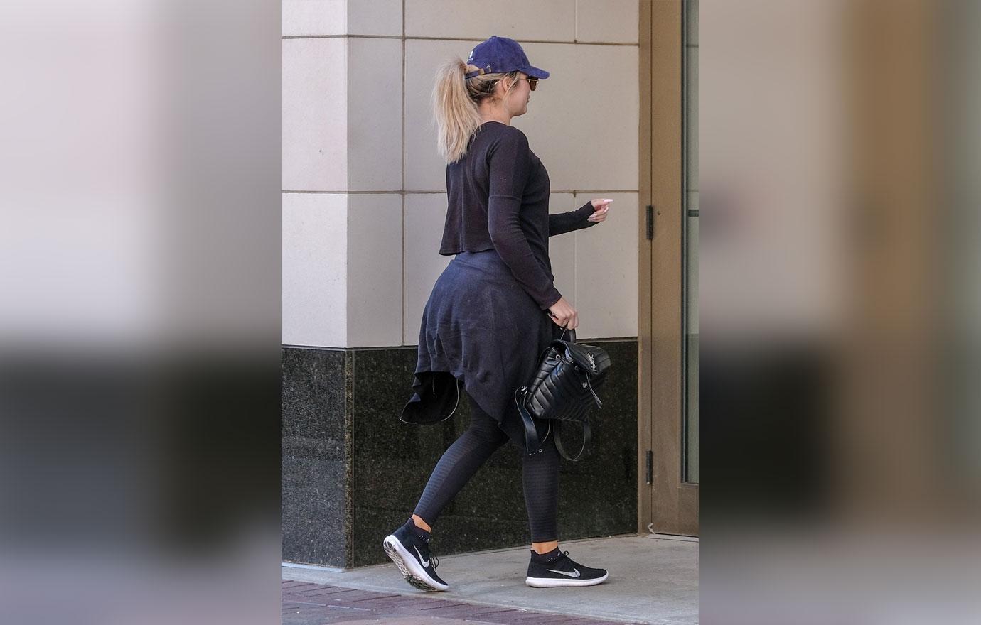 //Khloe Kardashian Butt Post Baby Body Gym