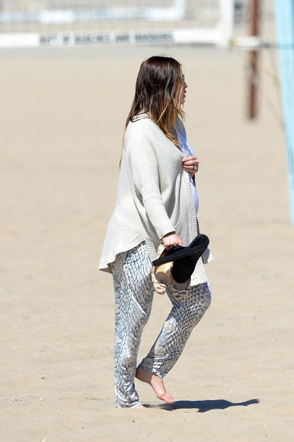 Jessica Biel Pregnant Beach Walk