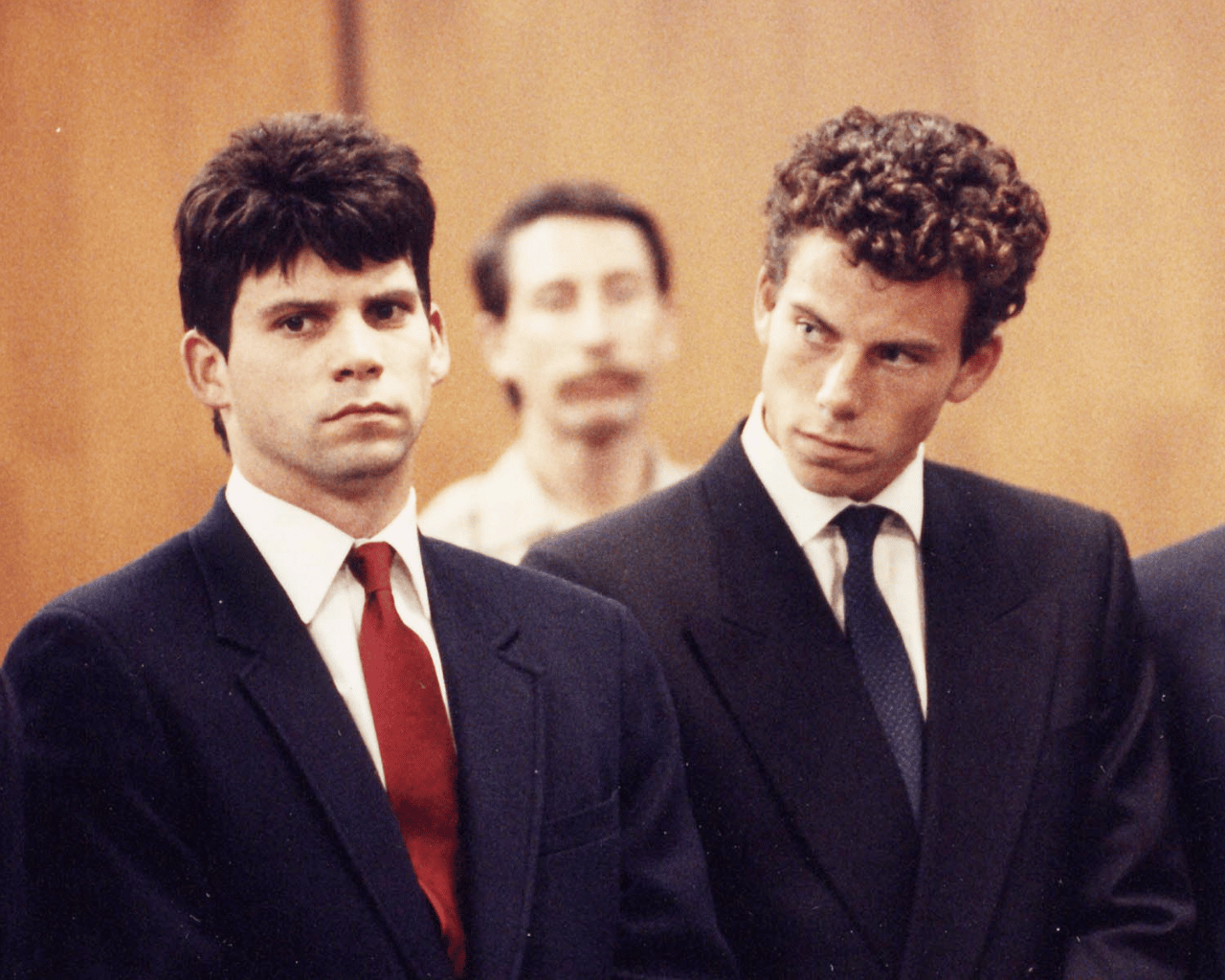 CRIME SCENE PHOTOS: Revisit The Menendez Brothers' Home Where Their ...