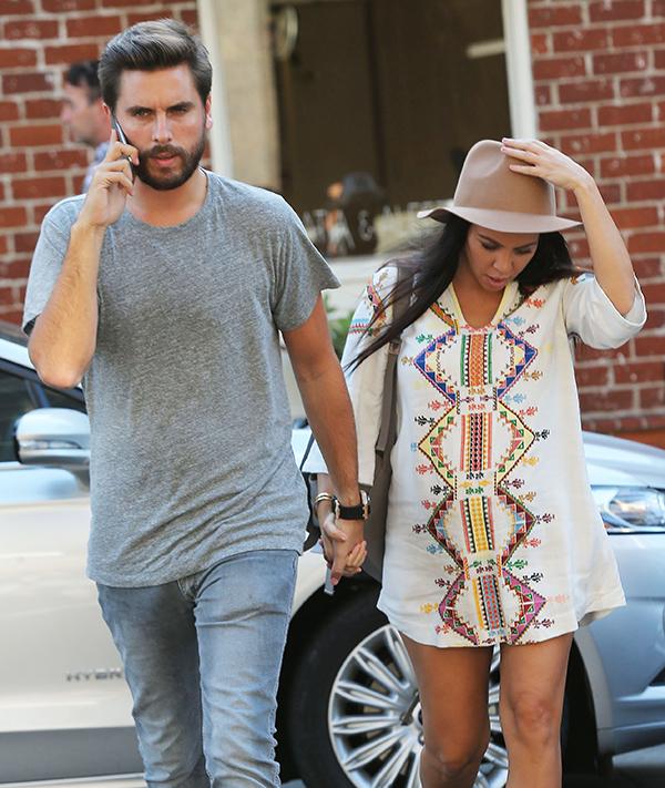 //Kourtney kardashian scott disick breakup family kim kardashian taking her side