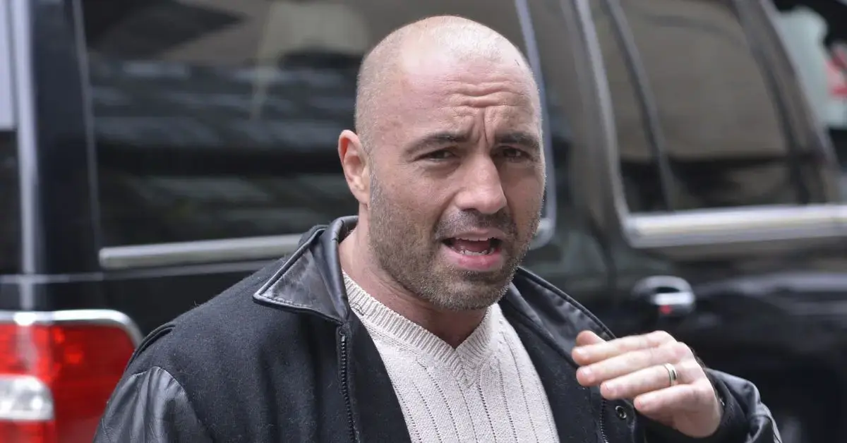 joe rogan estranged father denies violence allegations wants meet son jpg