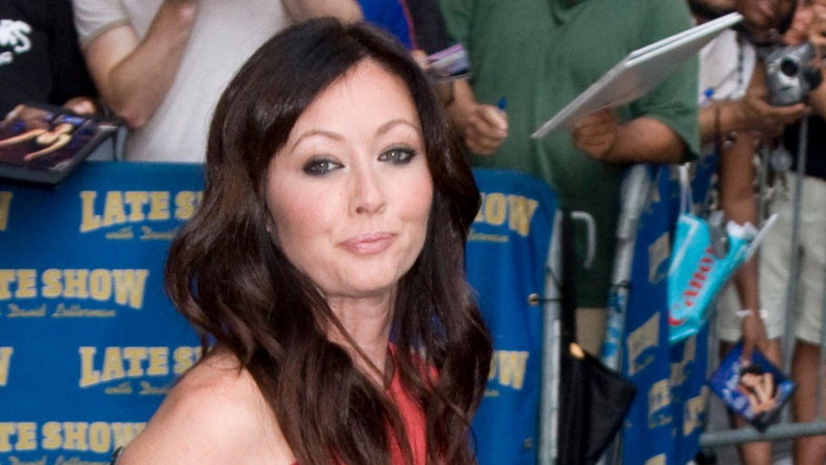 Shannen Doherty allegedly kept changing her eye color while filming 'A Burning Passion'.