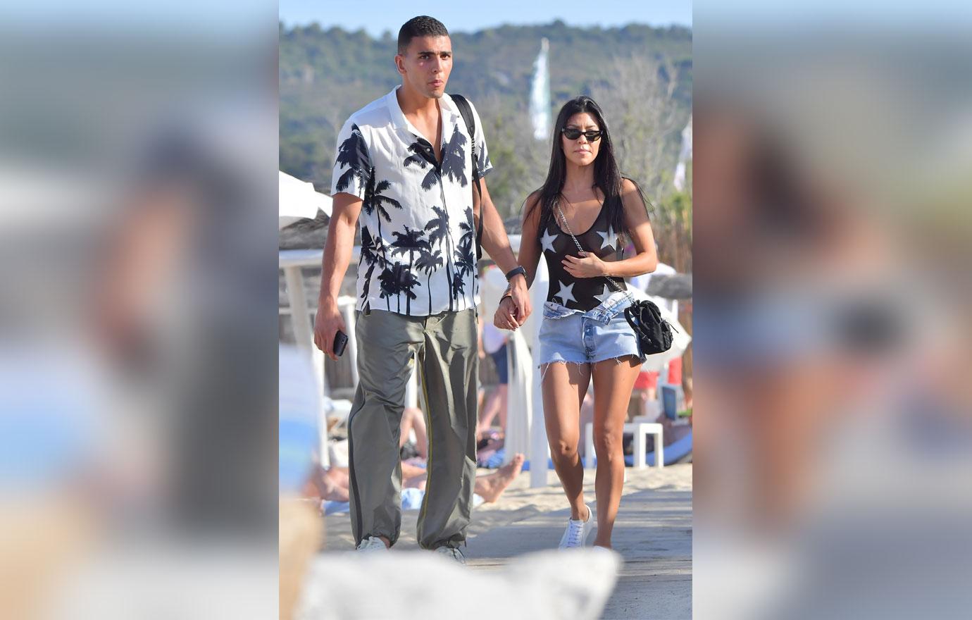 Kourtney kardashian wet swimsuit younes bendjima