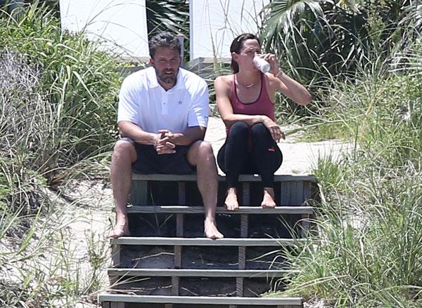 Ben Affleck Post-Divorce Announcement Vacation Photos With Jennifer Garner In Bahamas