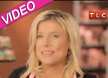 //dc cupcakes video wedding cake