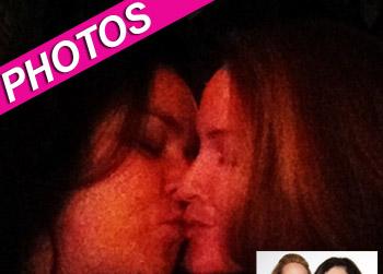 //rosie michelle twitter kiss