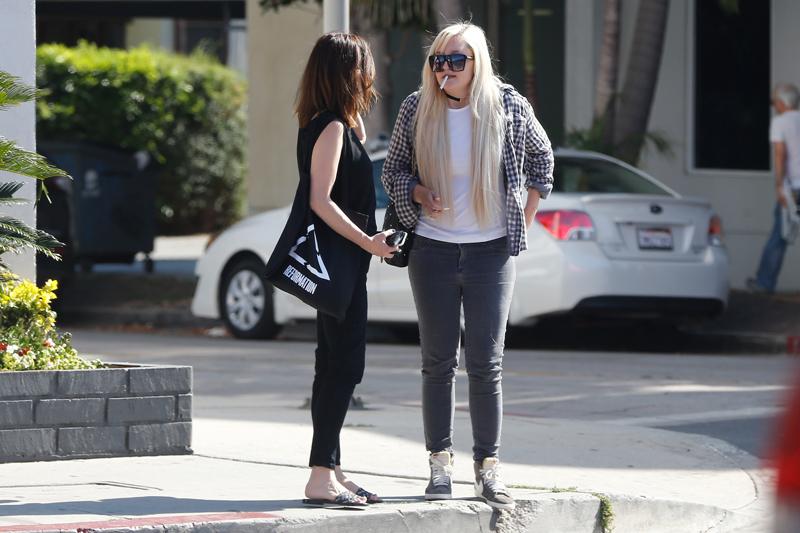 Amanda Bynes Caught Smoking Weight Gain