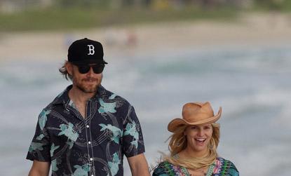 //jessica simpson eric johnston beach hawaii