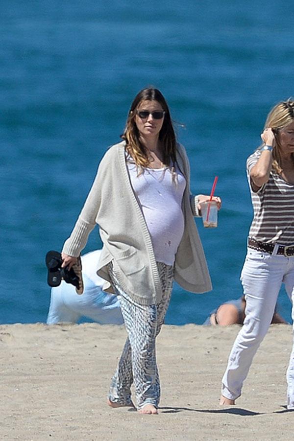 Jessica Biel Pregnant Beach Walk