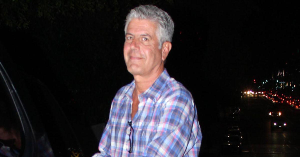 https://media.radaronline.com/brand-img/yTwKnNRQB/0x0/anthony-bourdain-struggled-alcohol-addiction-leading-up-suicide-1jpg-1664888311702.jpg