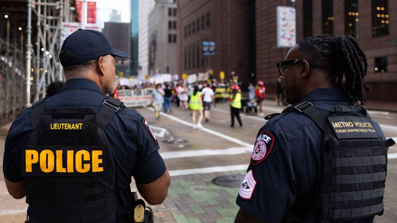 Image Of Policemen