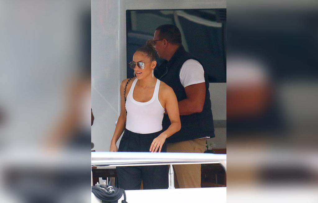 J.Lo Flashes EVERY INCH Of Her Body In A Teeny Tiny Bikini In France