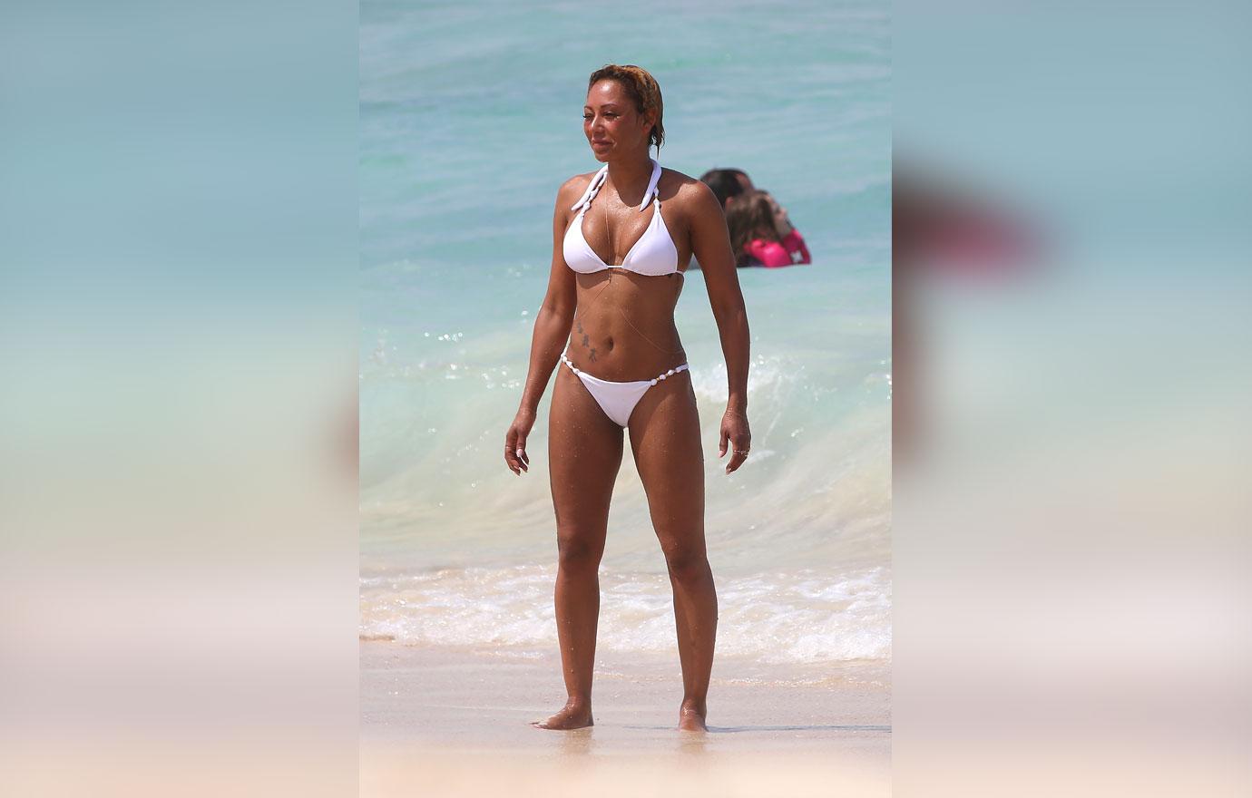 Mel B Flaunts Bikini Body In Hawaii