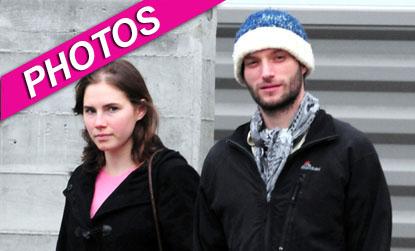 //amanda knox boyfriend