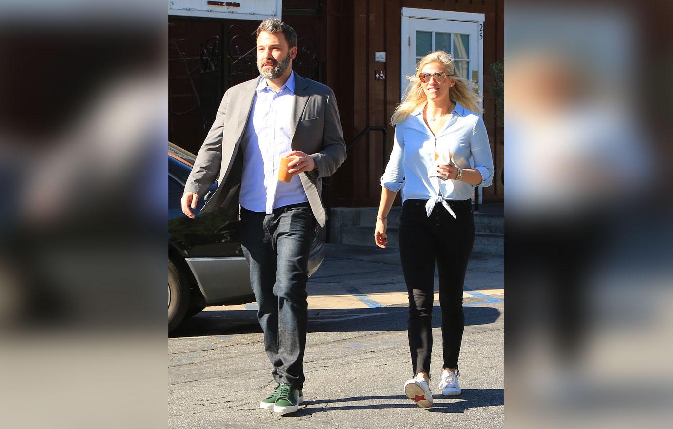 //ben affleck introduces girlfriend lindsay shookus jennifer garner