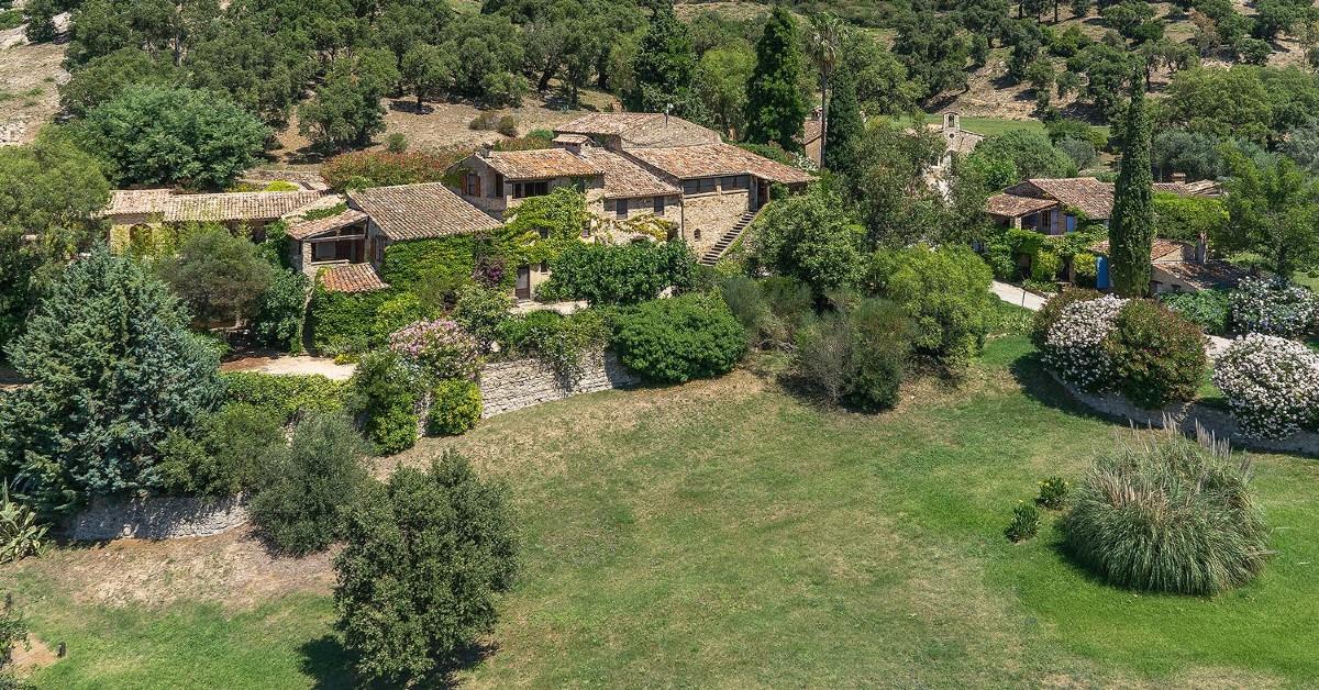 johnny depp cuts price of sprawling estate in south of france by  million