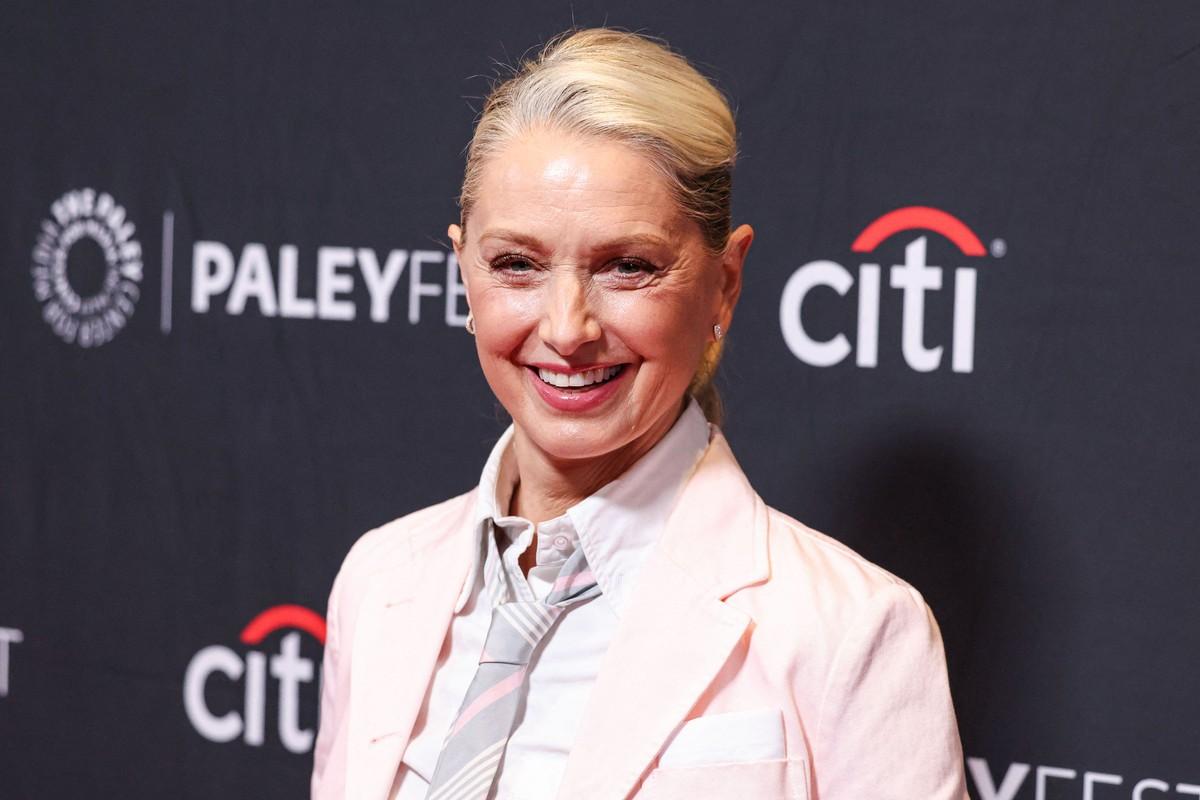 Katherine LaNasa said Dennis Hopper's ghost visited her in dreams for years after his death.