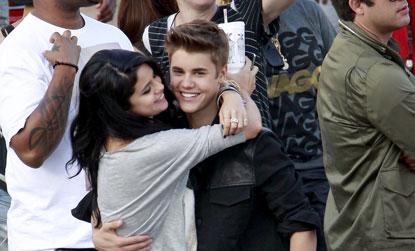 //justin bieber selena gomez video set