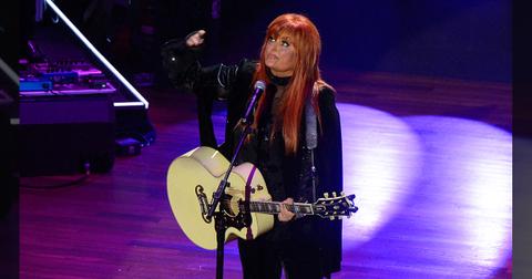 wynonna judd acm honors performance contesting naomi will death