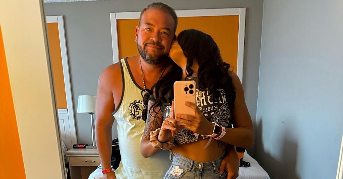 Photo of Jon Gosselin and Stephanie Lebo taking a selfie.